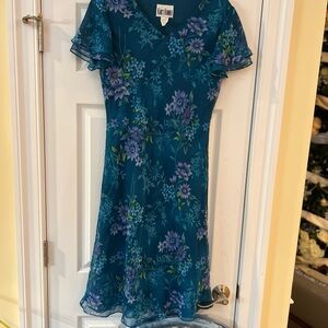 Ladies Size 10P Kari's Korner Blue Dress with Purple Floral Pattern GUC